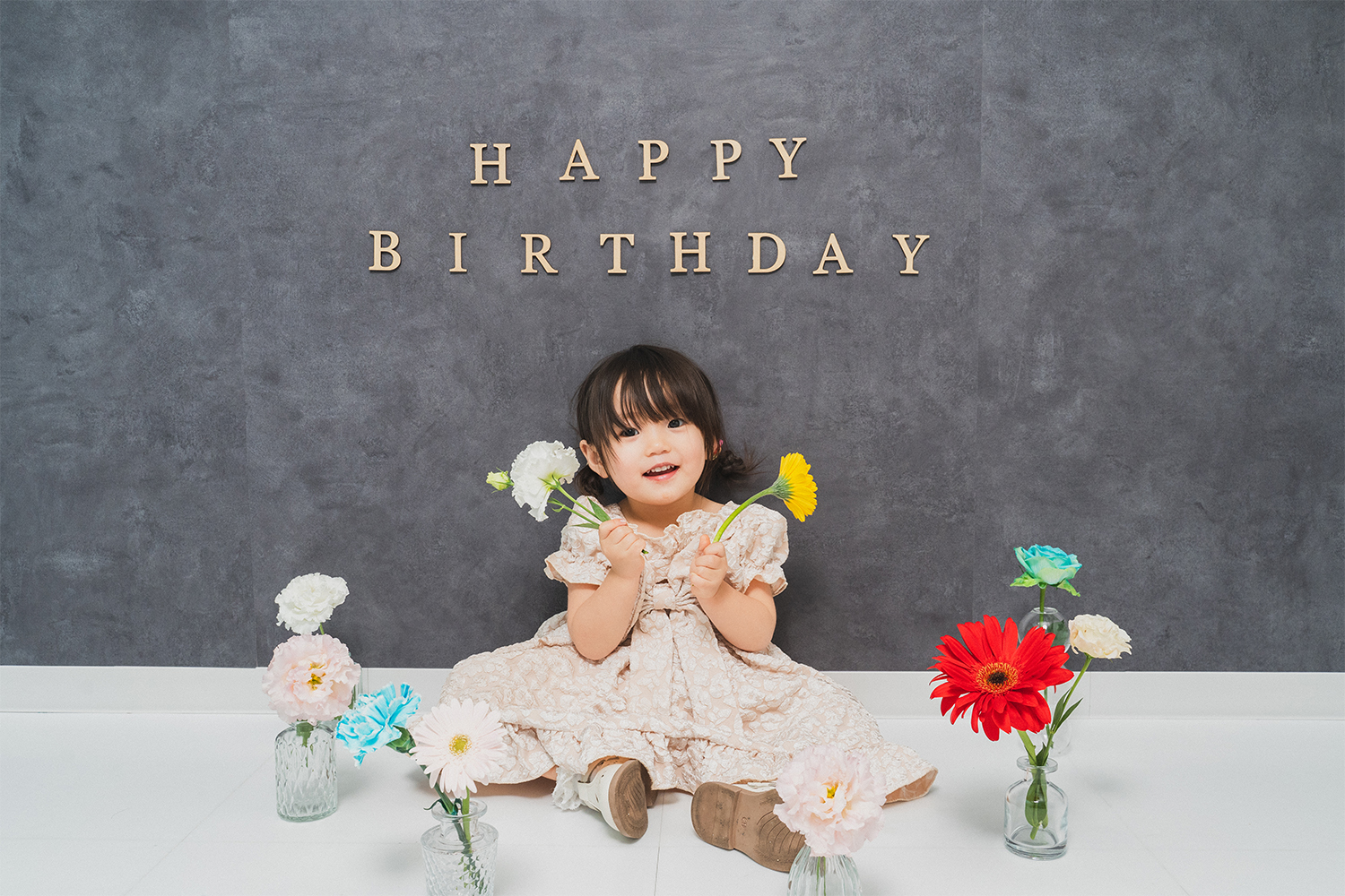 ニューボーンフォトの赤ちゃんの画像