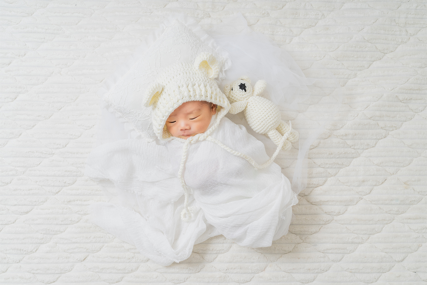 ニューボーンフォトの赤ちゃんの画像3